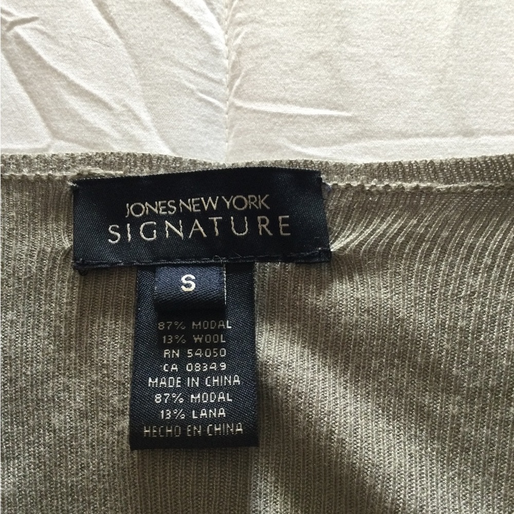 Women’s Jones New York, gray sweater size S - Picture 2 of 3